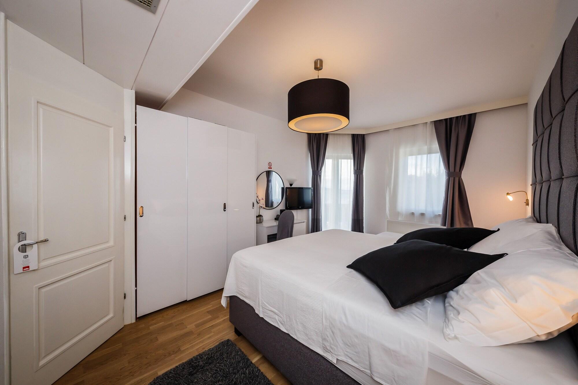 Hotel Villa Zarko Kaštel Stari Dış mekan fotoğraf